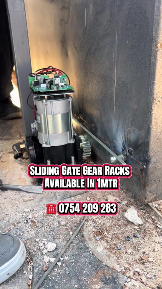 Sliding gate gear racks in 1 metre lengths